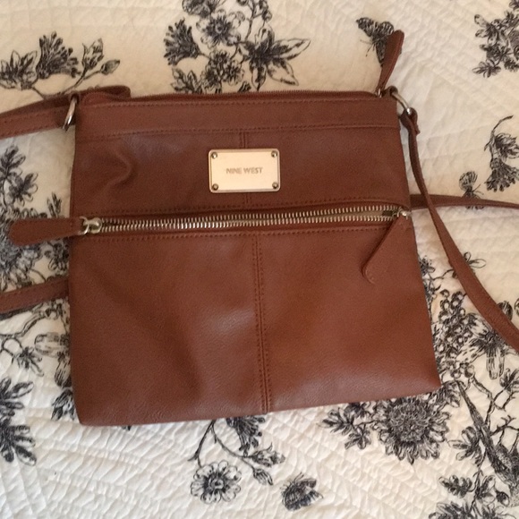 Nine West Handbags - Nine West crossbody bag